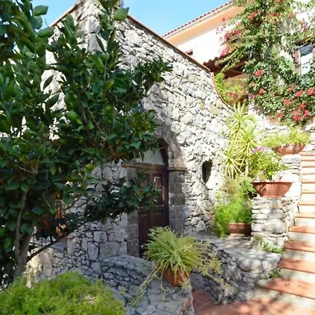 Amore - Posidonia Villa Termini